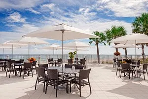 Holiday Inn Express & Suites Panama City Beach - Beachfront An IHG Hotel